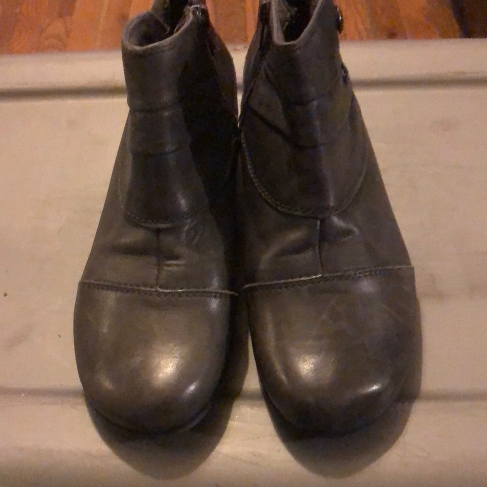 Ankle high Earth origins by earth boots